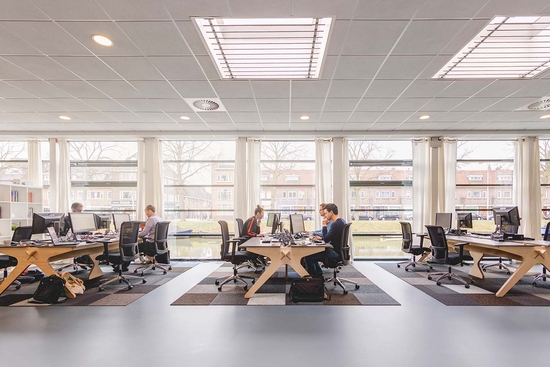 Stiho Group visual: Customer focus across all channels